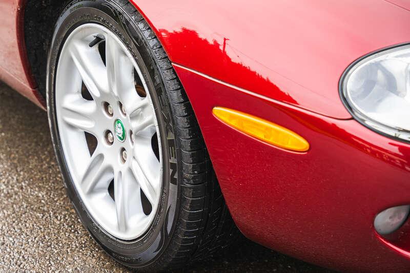 1998 Jaguar XK8