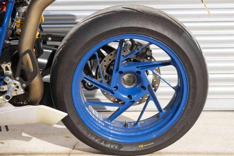 2010 BMW HP2 SPORT