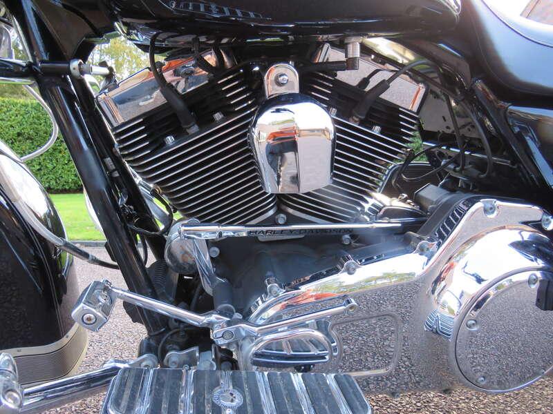 2009 Harley Davidson FLHRC ROAD KING CLASSIC