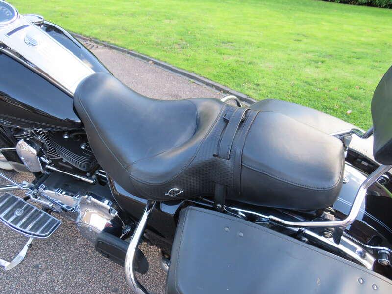 2009 Harley Davidson FLHRC ROAD KING CLASSIC