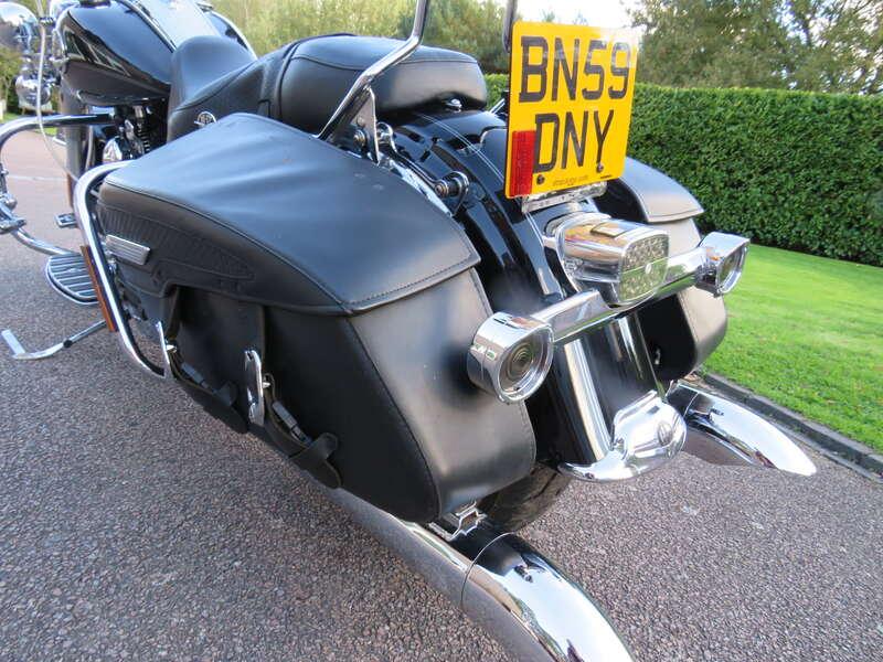 2009 Harley Davidson FLHRC ROAD KING CLASSIC