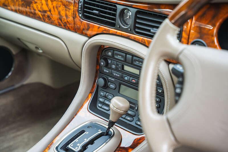 1998 Jaguar XJ8