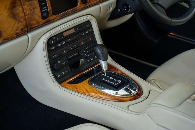 2006 Jaguar XKR