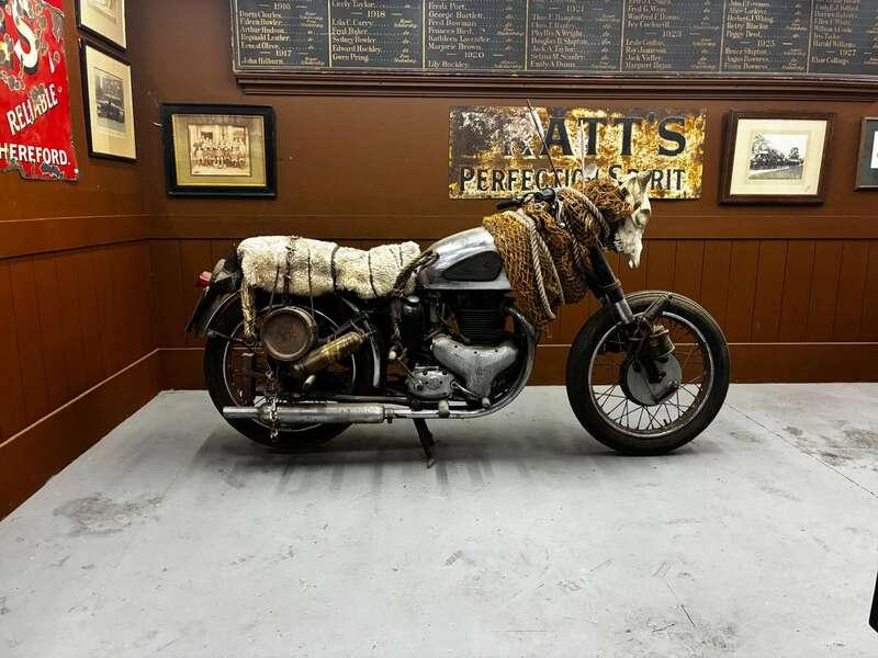 1952 BSA A10 GOLDEN FLASH