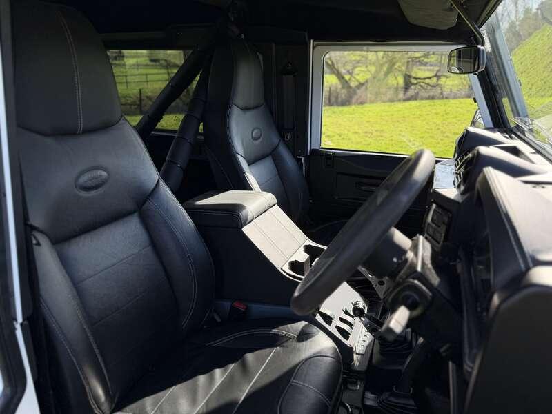 2014 Land Rover Defender 90