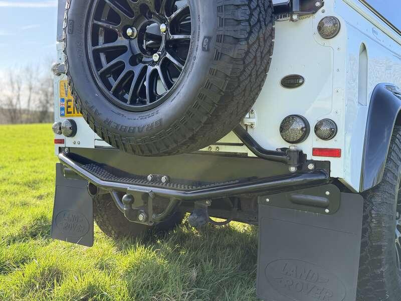 2014 Land Rover Defender 90