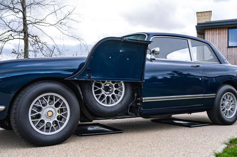 1973 Bristol 411