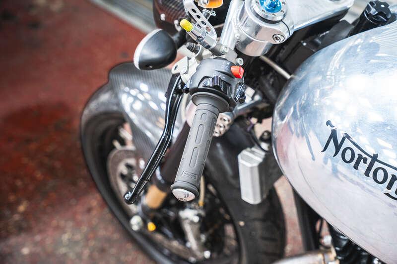 2015 NORTON COM-01 DOMINATOR SS