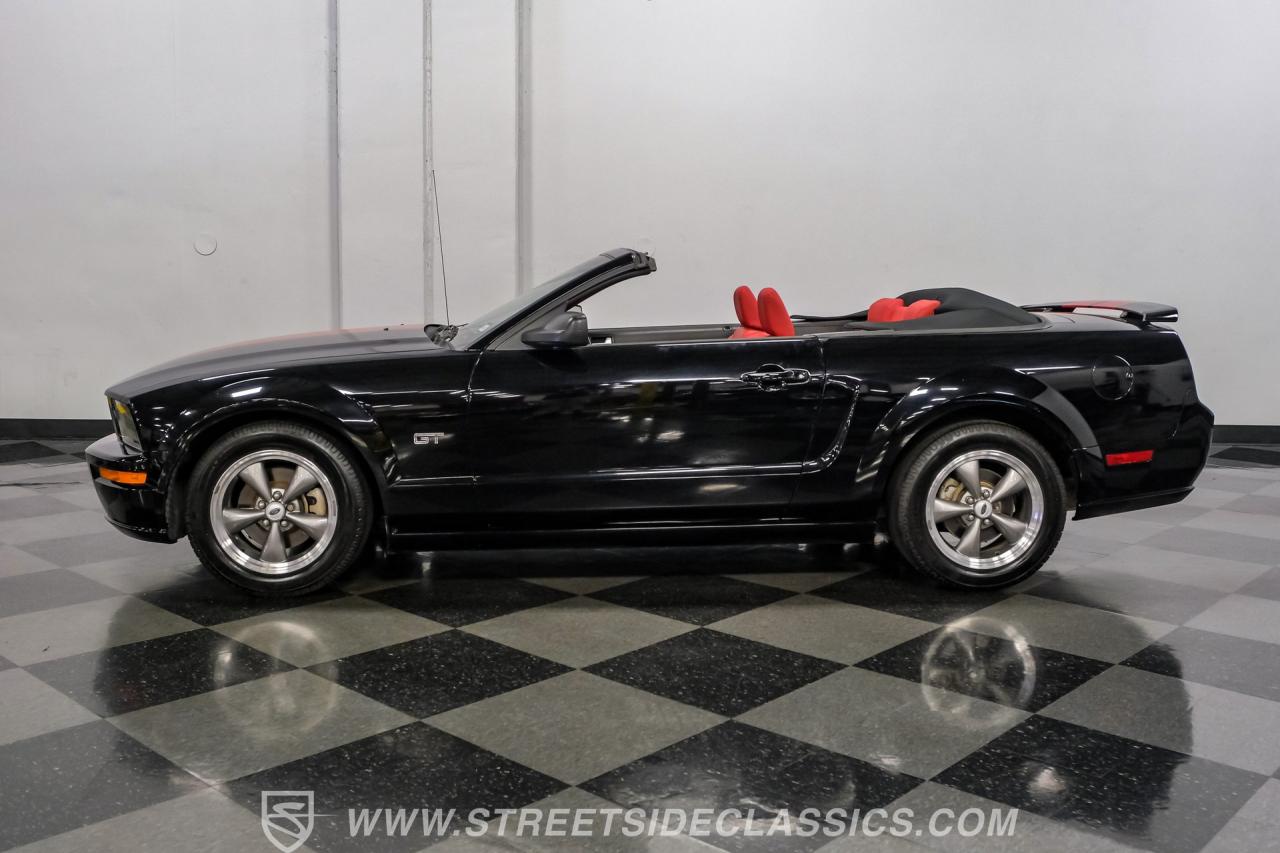 2005 Ford Mustang GT Premium Convertible
