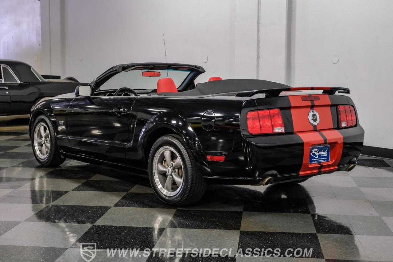 2005 Ford Mustang GT Premium Convertible