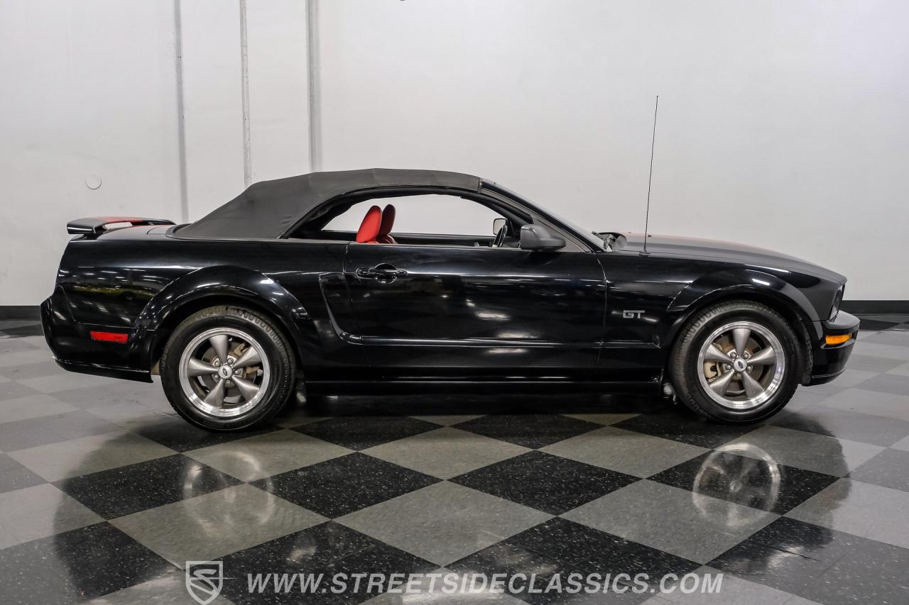 2005 Ford Mustang GT Premium Convertible