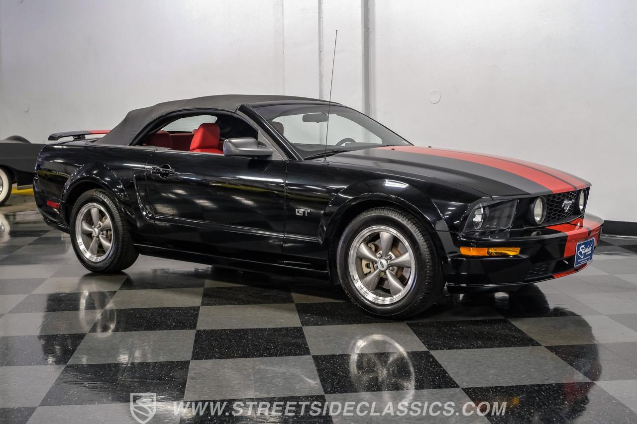 2005 Ford Mustang GT Premium Convertible