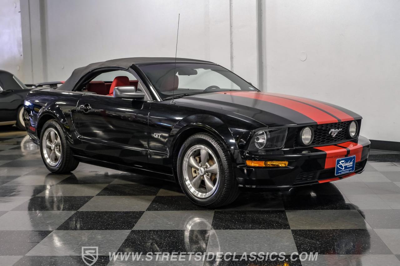 2005 Ford Mustang GT Premium Convertible