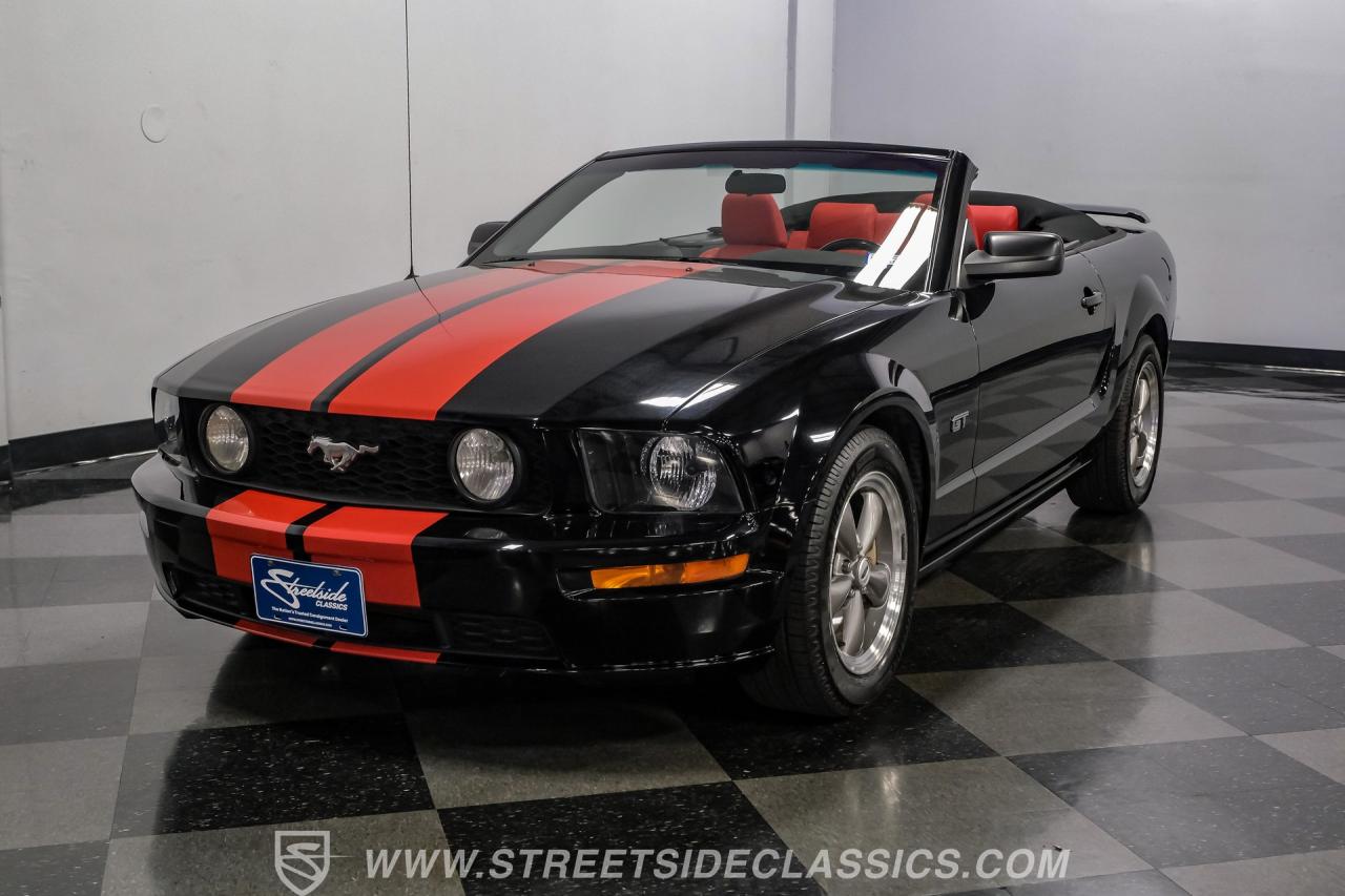2005 Ford Mustang GT Premium Convertible