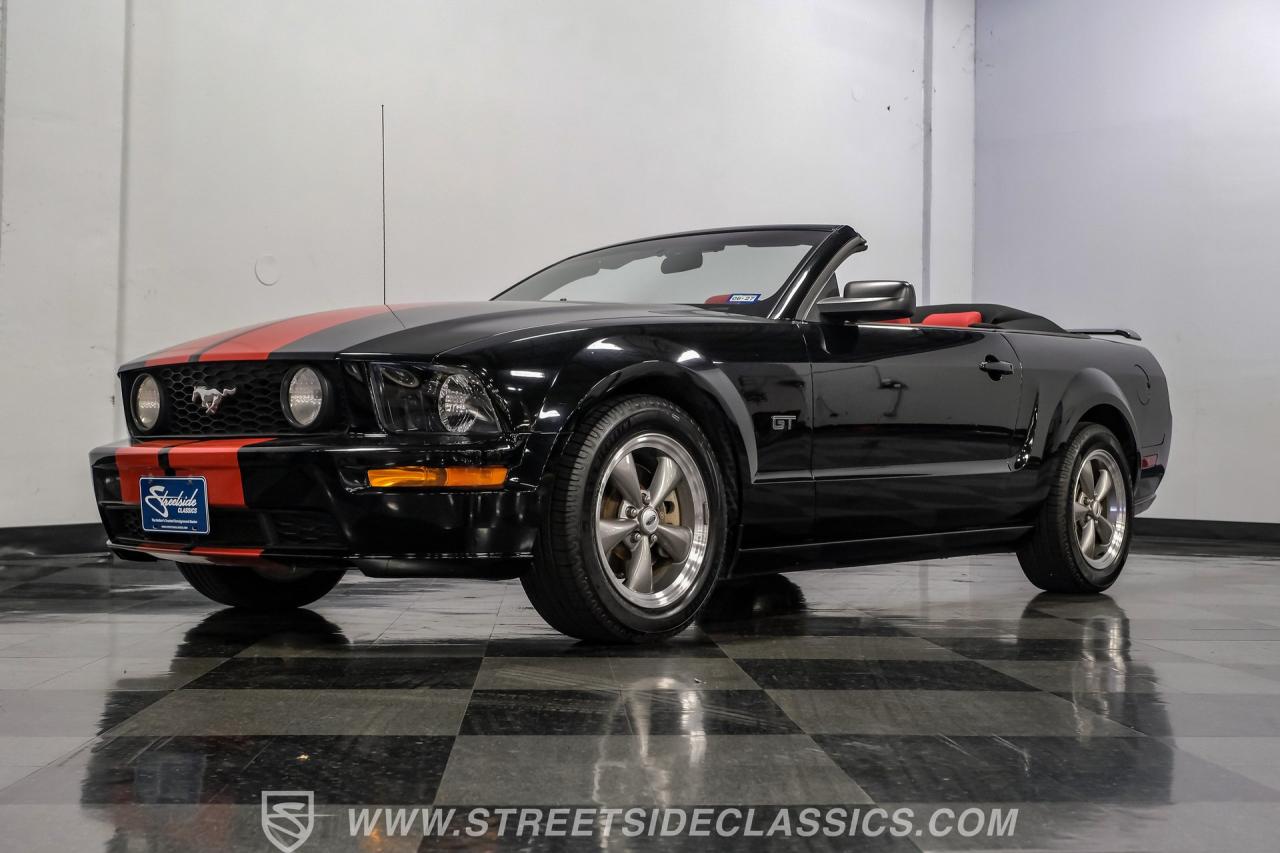 2005 Ford Mustang GT Premium Convertible