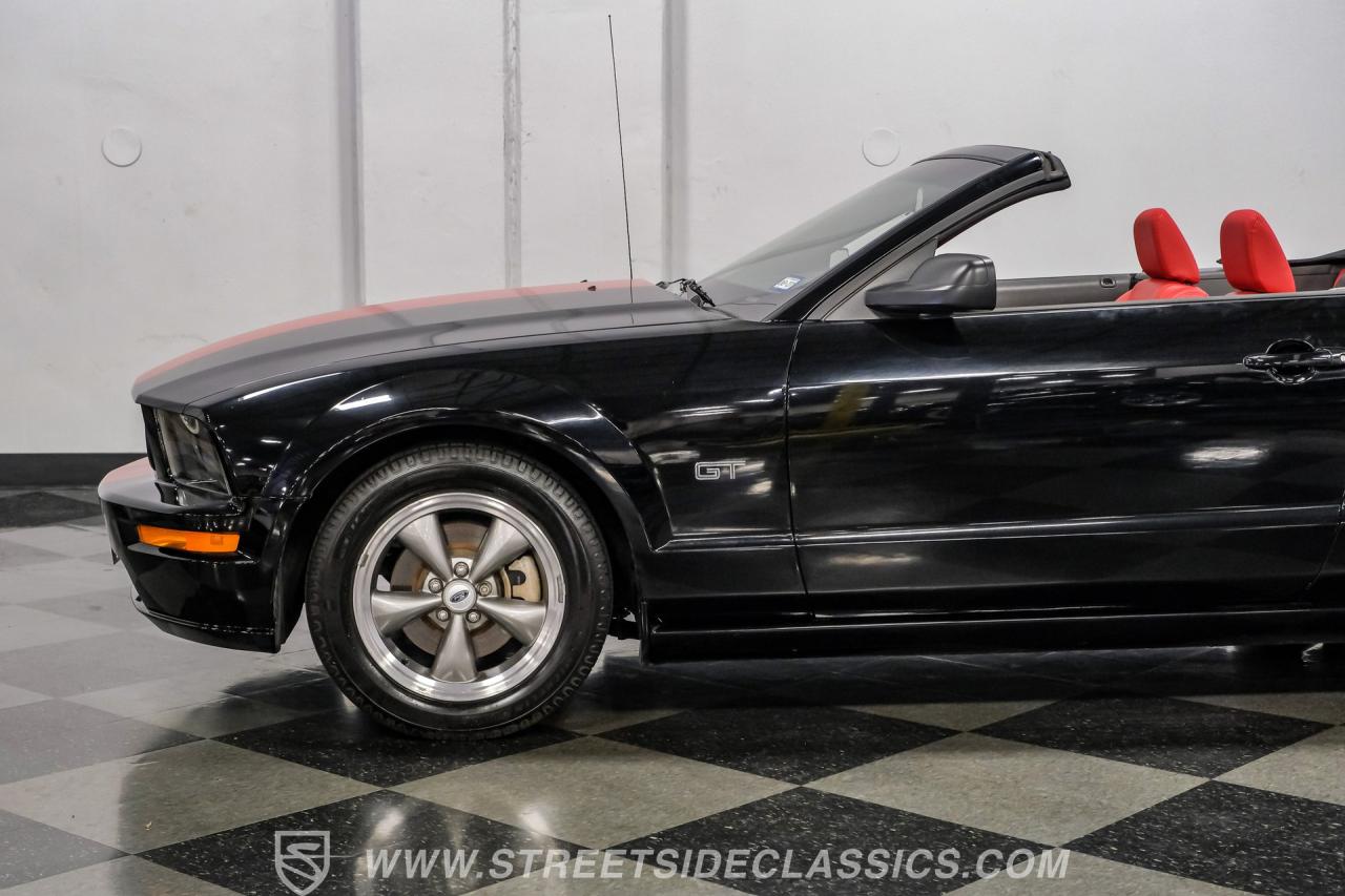 2005 Ford Mustang GT Premium Convertible