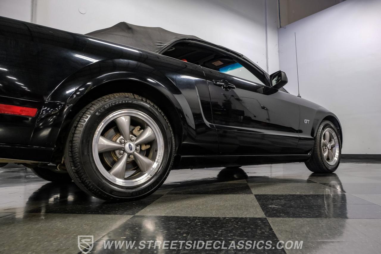2005 Ford Mustang GT Premium Convertible