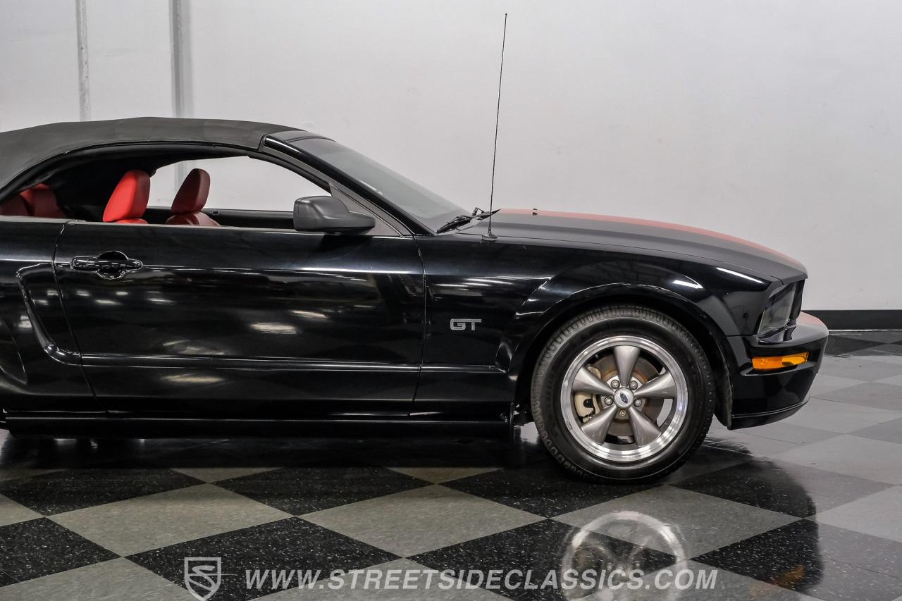 2005 Ford Mustang GT Premium Convertible