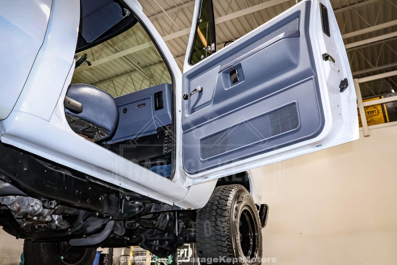 1987 Dodge W-100 Pickup
