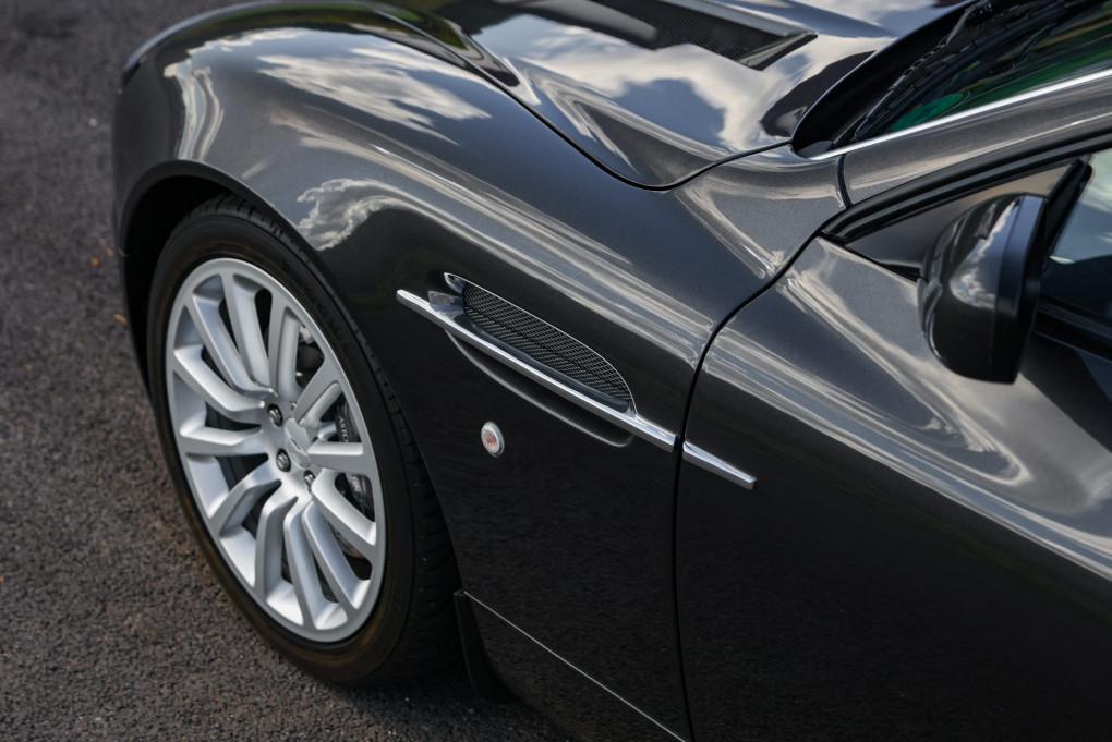 2002 Aston Martin Vanquish