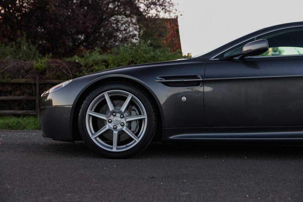 2006 Aston Martin Vantage
