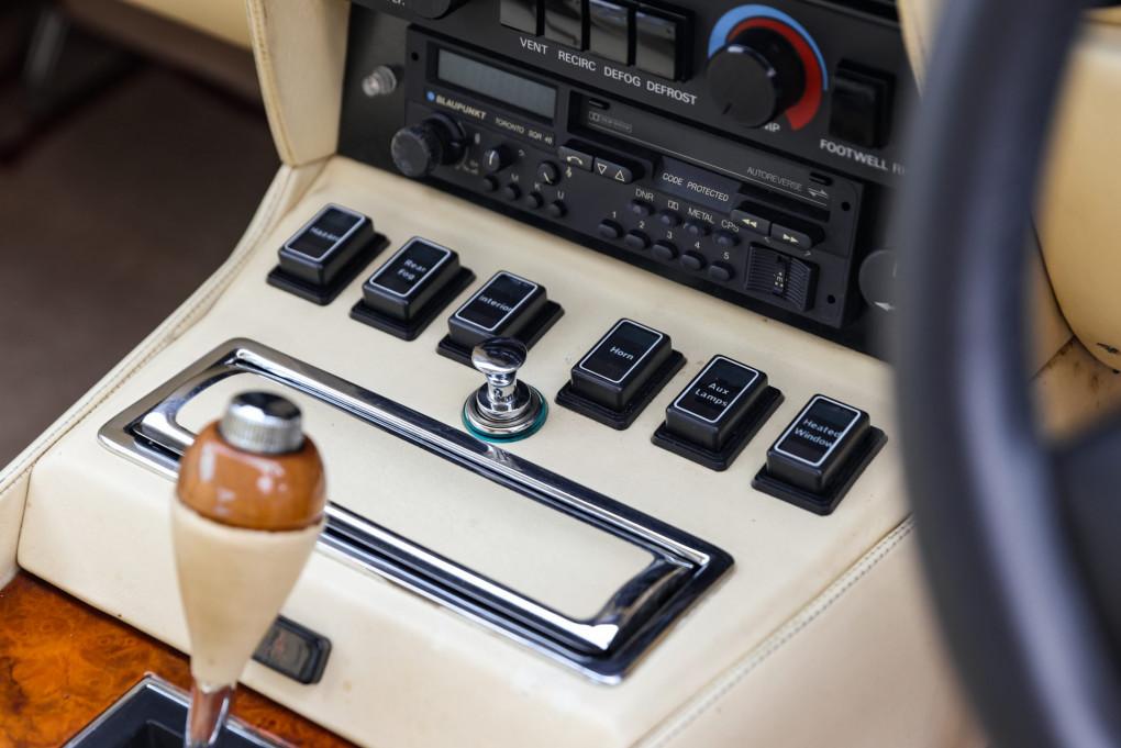 1988 Aston Martin Vantage