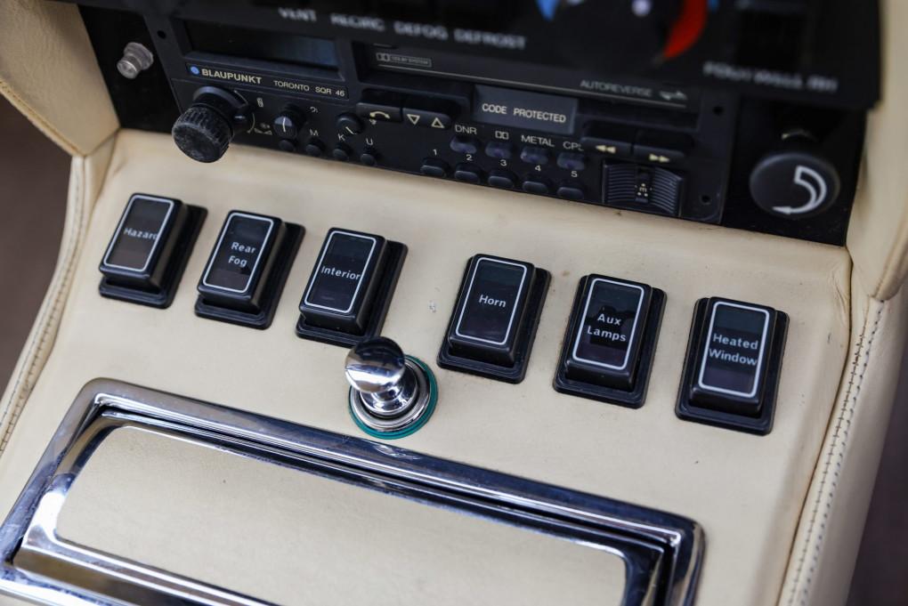 1988 Aston Martin Vantage
