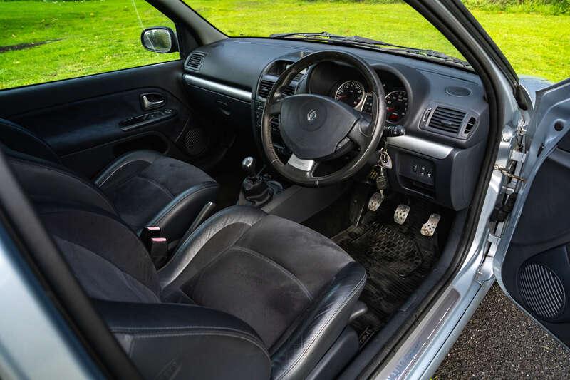 2004 Renault CLIO 172