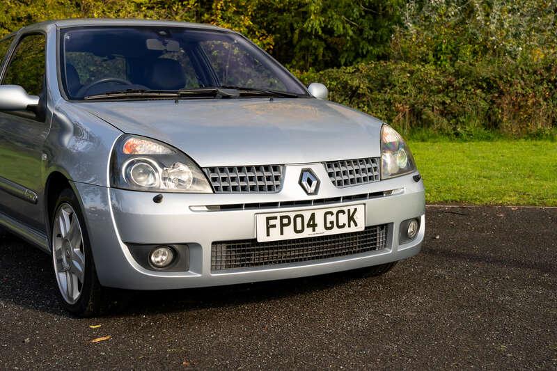 2004 Renault CLIO 172