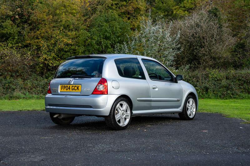2004 Renault CLIO 172