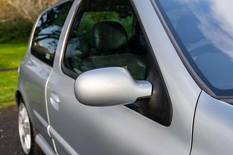 2004 Renault CLIO 172