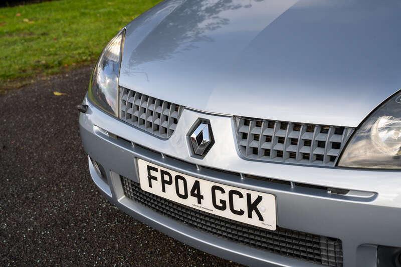 2004 Renault CLIO 172