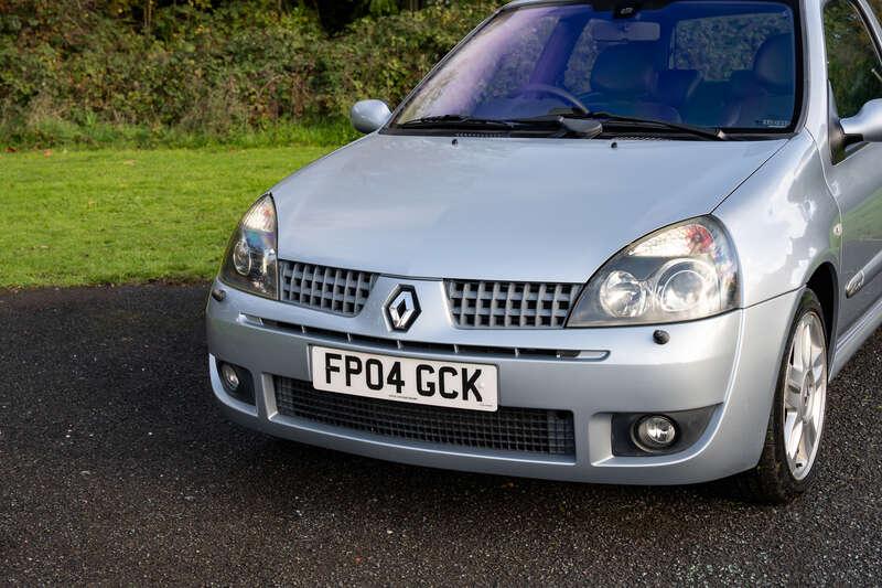 2004 Renault CLIO 172