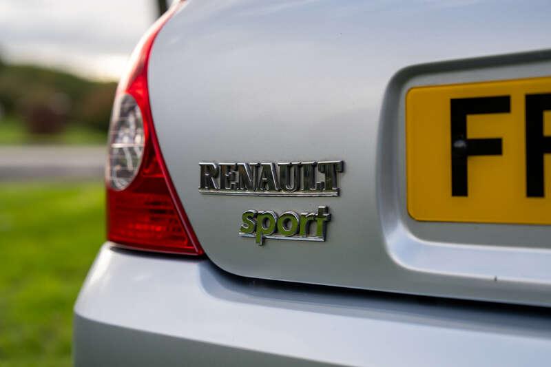 2004 Renault CLIO 172