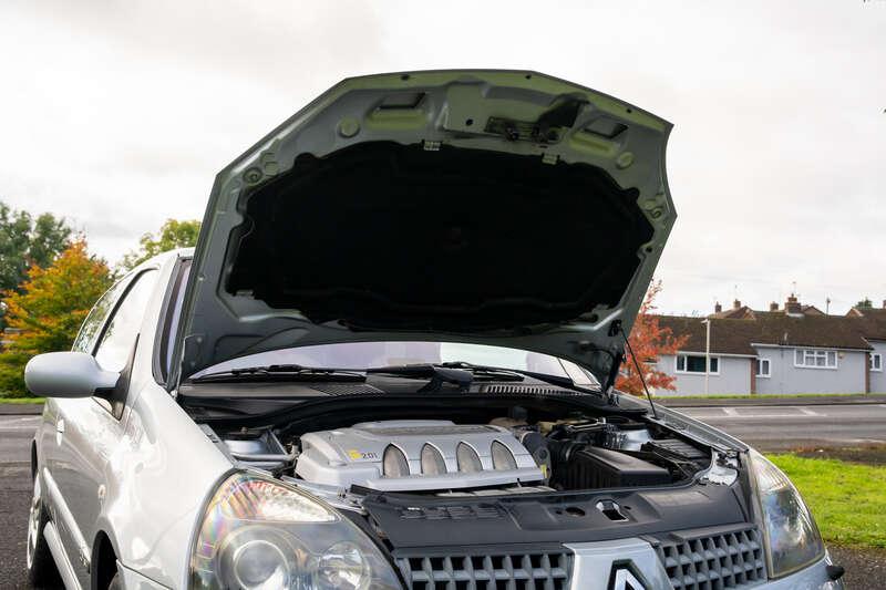 2004 Renault CLIO 172