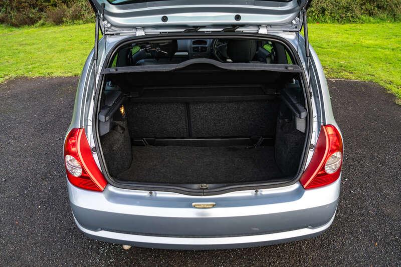 2004 Renault CLIO 172
