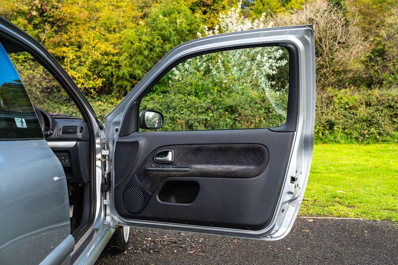 2004 Renault CLIO 172
