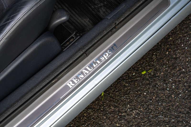 2004 Renault CLIO 172