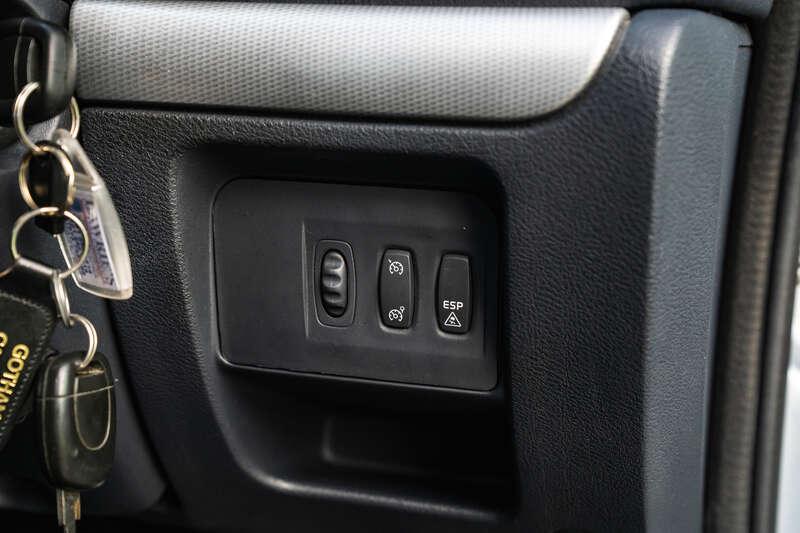 2004 Renault CLIO 172