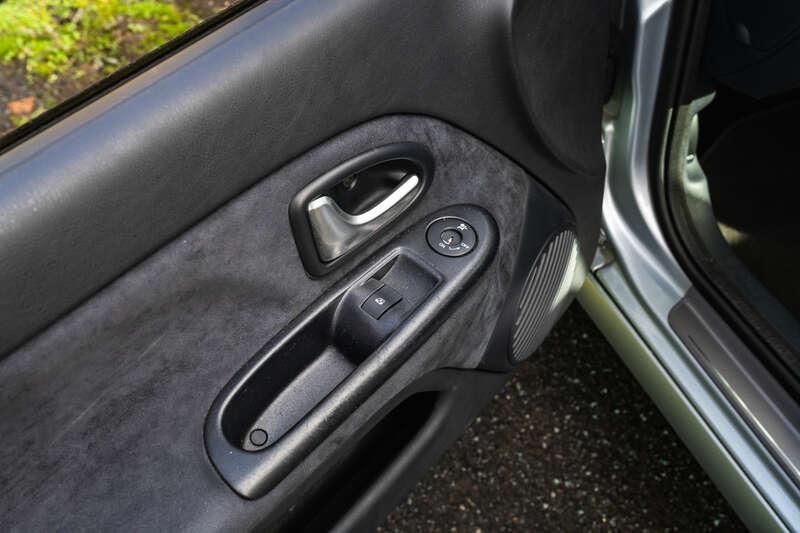 2004 Renault CLIO 172