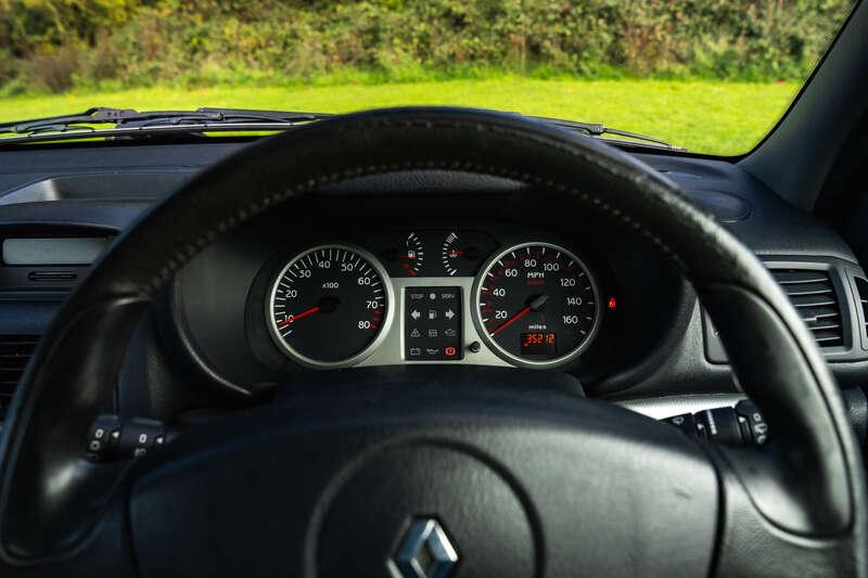 2004 Renault CLIO 172