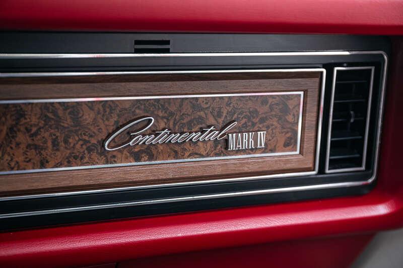 1976 Lincoln CONTINENTAL LIPSTICK MODEL