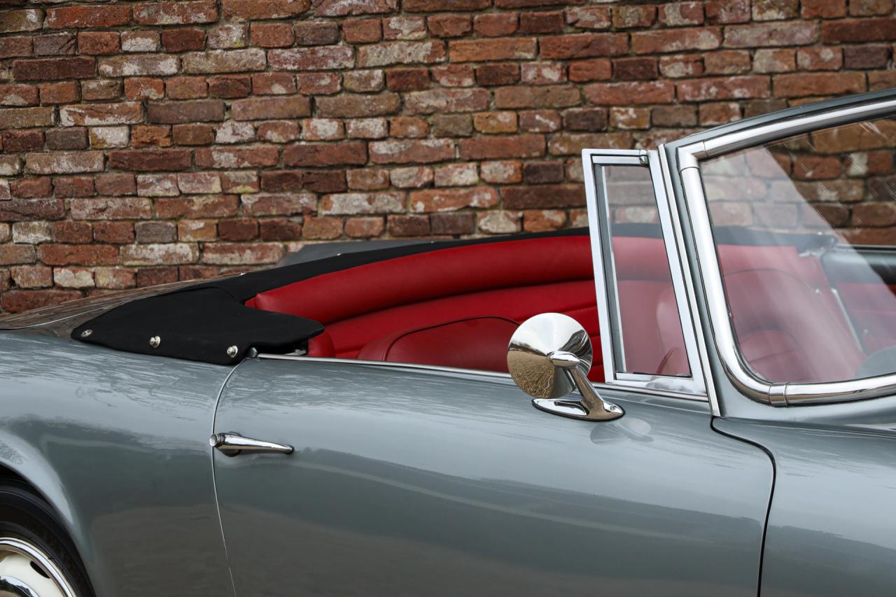 1961 Lancia Flaminia 2.5 Convertible &ldquo;Masterpiece by Touring&rdquo;