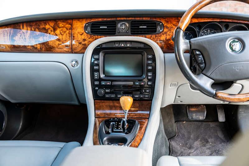 2003 Jaguar XJ8 SE X350