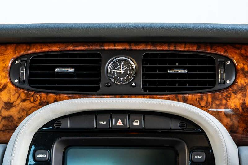 2003 Jaguar XJ8 SE X350