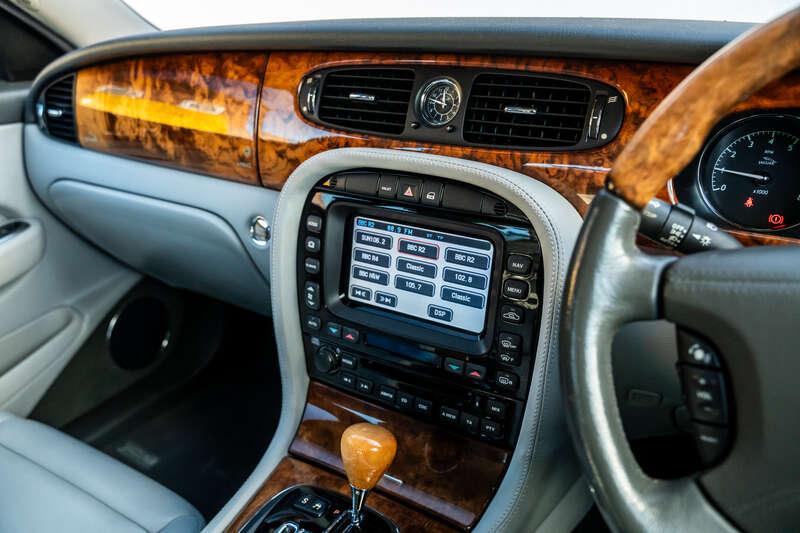 2003 Jaguar XJ8 SE X350