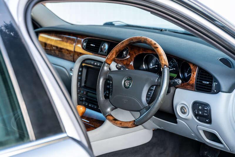 2003 Jaguar XJ8 SE X350