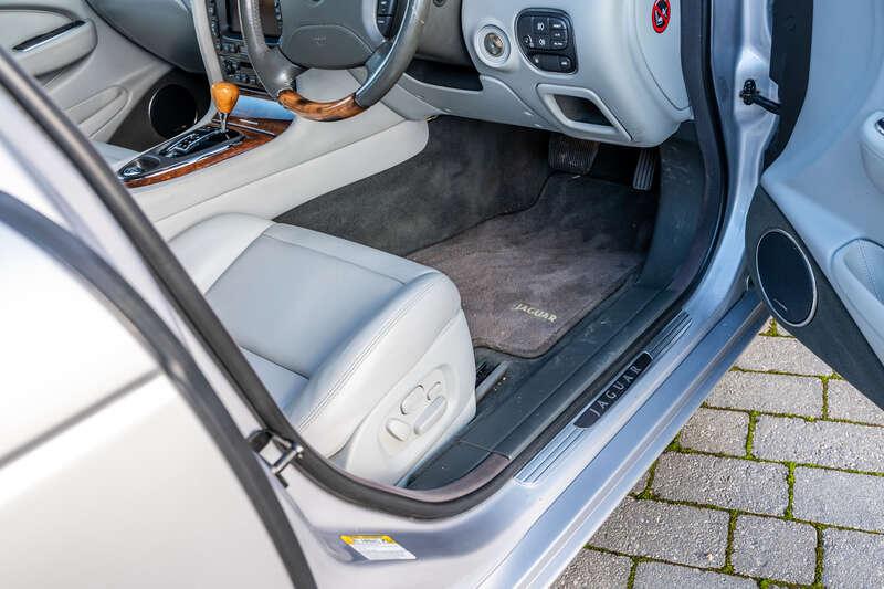 2003 Jaguar XJ8 SE X350