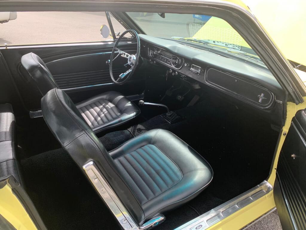 1965 Ford Mustang 289 V8 manual