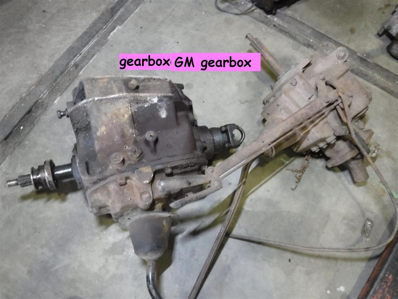 1900 several parts gearboxes